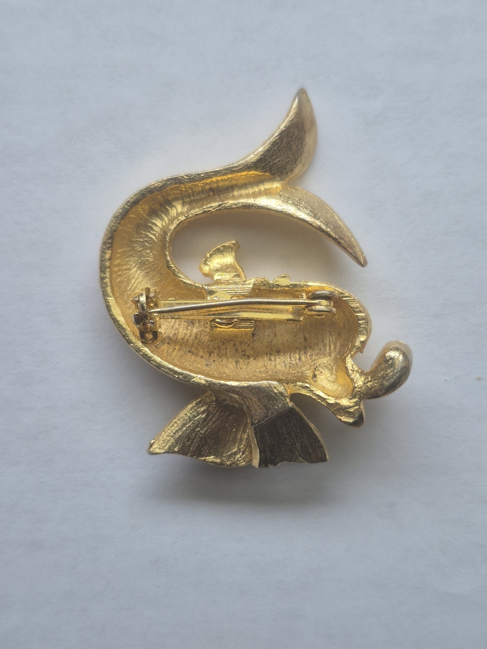Vintage Gold Tone Fish Brooch - Picture 2 of 4